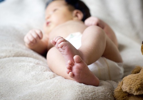 Projekts "Jaundzimušā 12 nedēļas": kā pareizi veikt mazulīša aprūpi jeb hendlingu?
