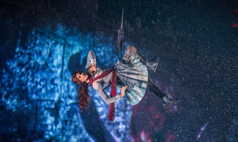 Labākā dāvana ir brīnums! Cirque du Soleil aicina piedzīvot  pirmo akrobātisko izrādi uz ledus CRYSTAL