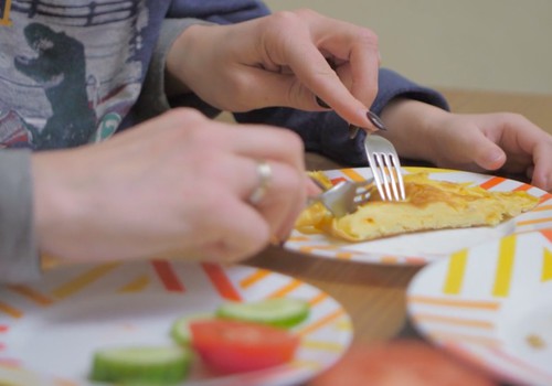 Iekļauj savas ģimenes brokastu ēdienkartē omleti!