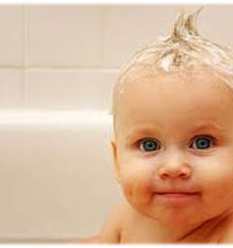 Mazuļu mati ir tik dažādi… Izvēlies savam mazulim piemērotāko šampūniņu no JOHNSON’S® Baby!