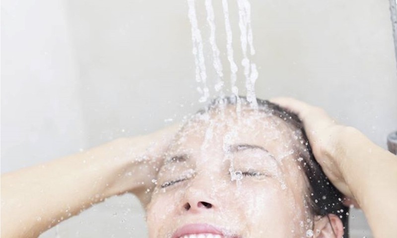 5 kļūdas, kuras nepieļaut, mazgājot matus