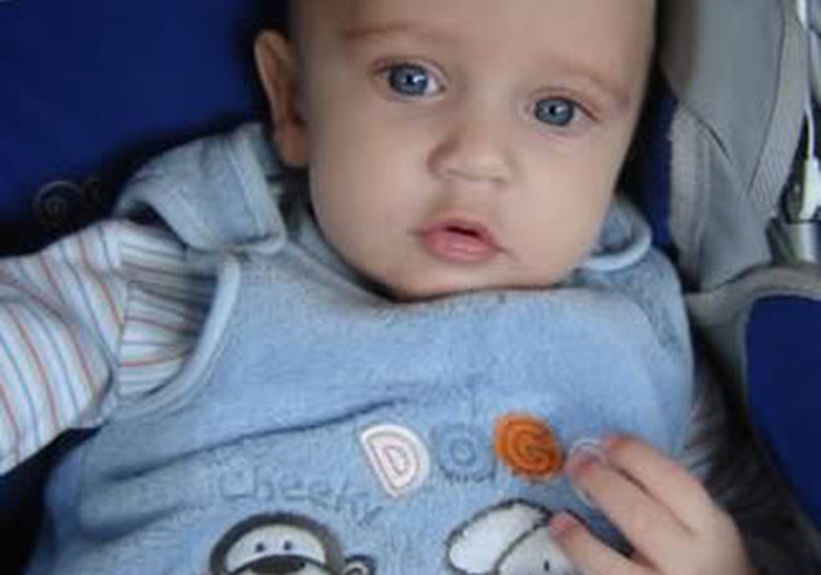 5 mēnešu vecumā bērns pēkšņi aiztur elpu. Ko darīt?