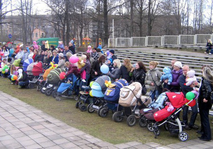 FOTO: kā Lielā pastaiga notika 2010.gadā?