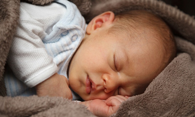 Kā mainīt bērna gulēšanas režīmu?
