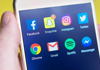 Ko paredz pusaudžu konti sociālo mediju platformās?