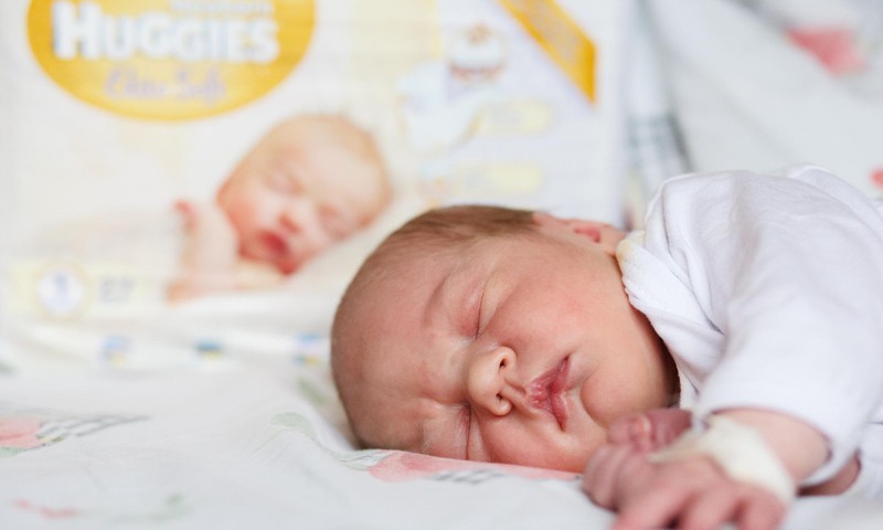 TV filmēšanās: meklējam jaundzimušo,kas vēlētos testēt Huggies@ Elite Soft autiņbiksītes!