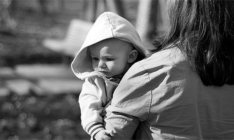 Māmiņas: valsts dara visu, lai mēs neradītu bērnus!