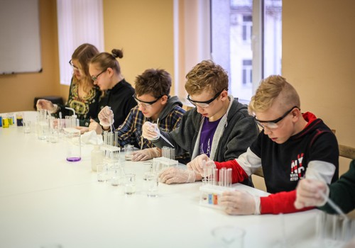 “Laboratorium Zinātnes skola” piedāvā budžeta vietas skolēniem jau 6. gadu pēc kārtas