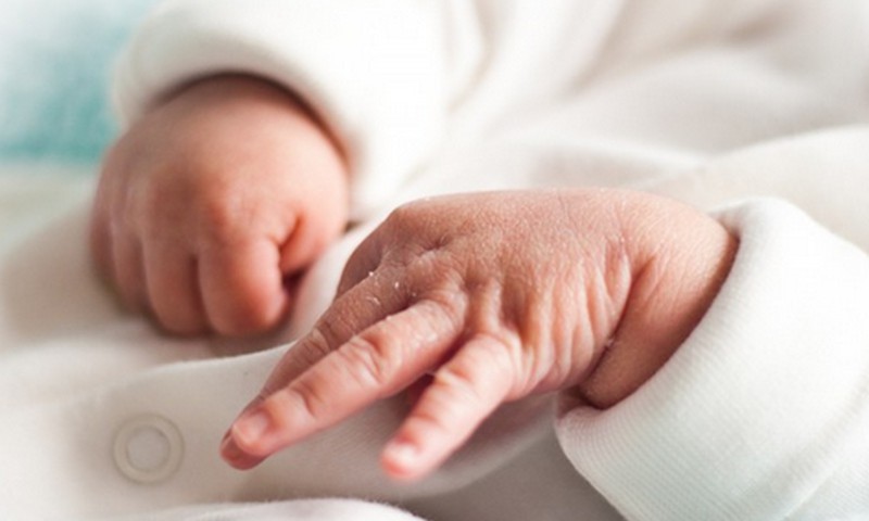 Rīgas Dzemdību namā piedzimuši šogad Latvijā piektie trīnīši