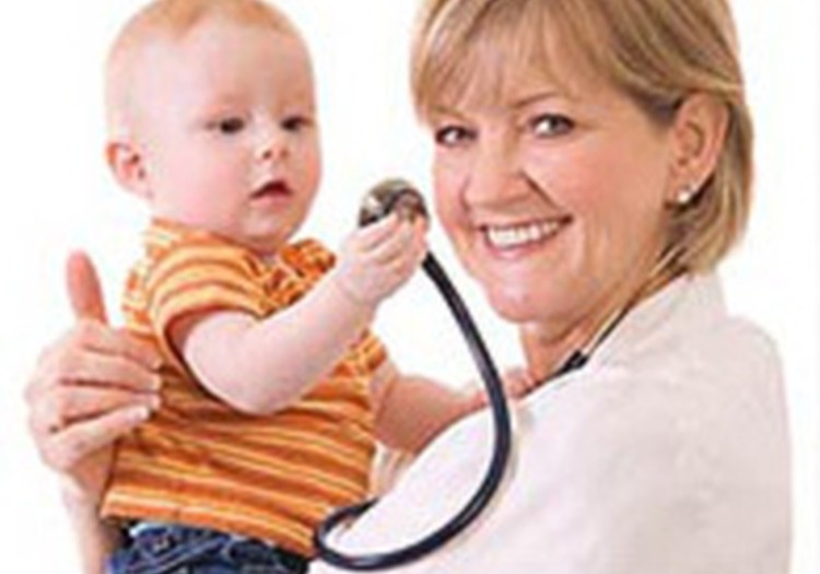 Kam Tu uzticies vairāk- ģimenes ārstam vai pediatram?