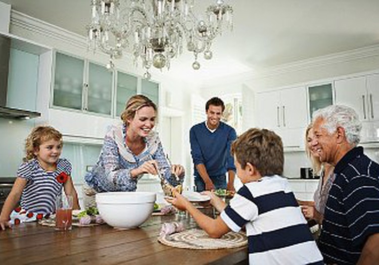 Horoskopu prognoze 14.novembrim: šodien bērniem nepieciešama mammas uzmanība!