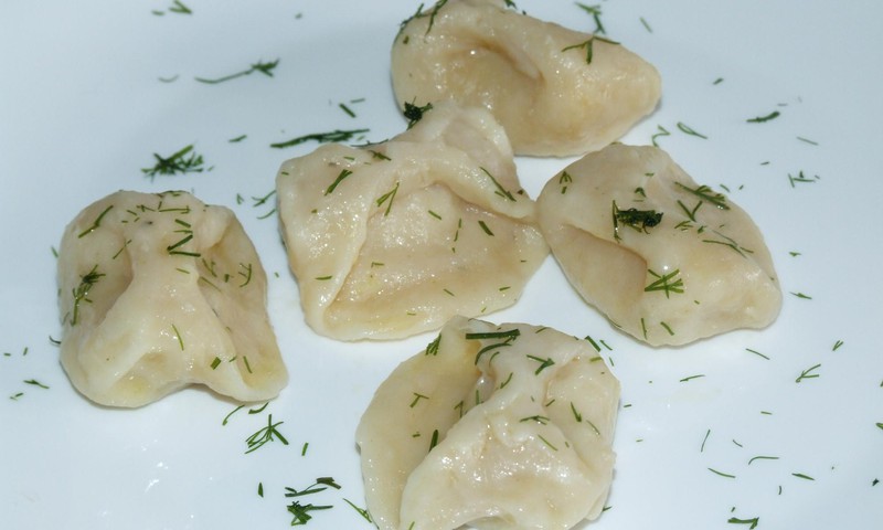 Mājas pelmeni ar vistas fileju.