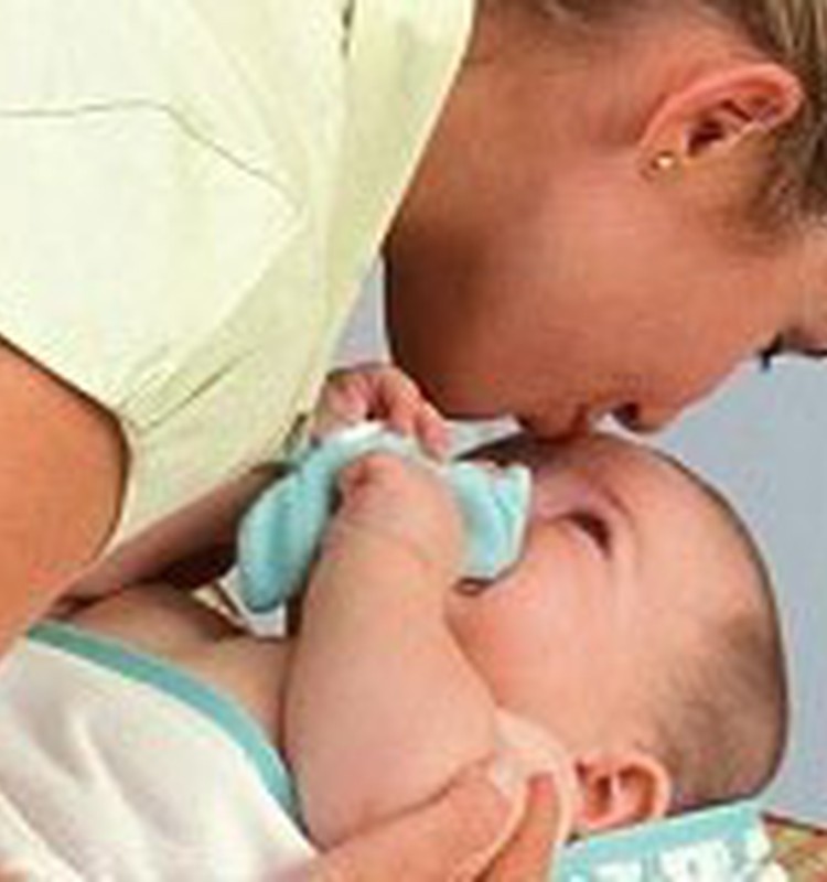 Māmiņas, neskūpstiet bērnus uz lūpām!