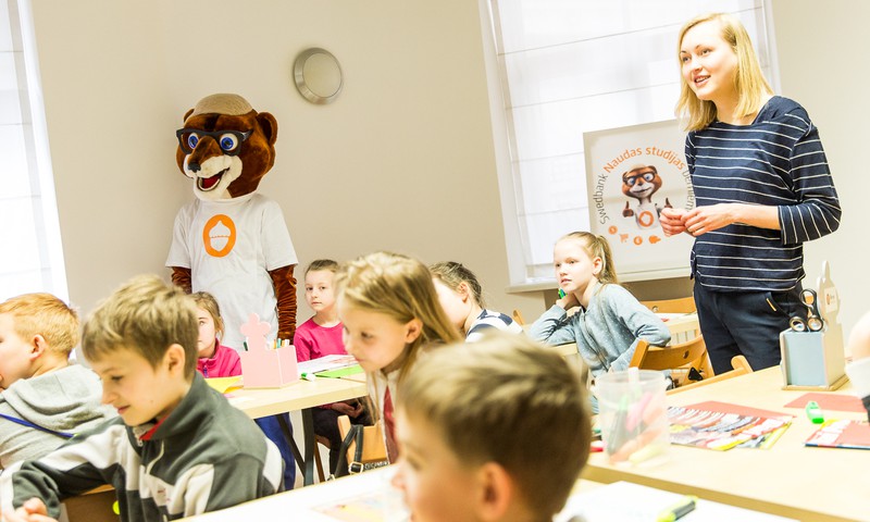 Gudri padomi vecākiem, kā bērnam iemācīt skaitīt naudu