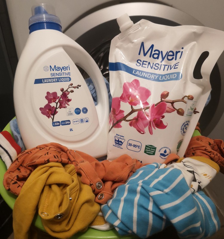 Testējam Mayeri Sensitive šķidro veļas mazgāšanas līdzekli