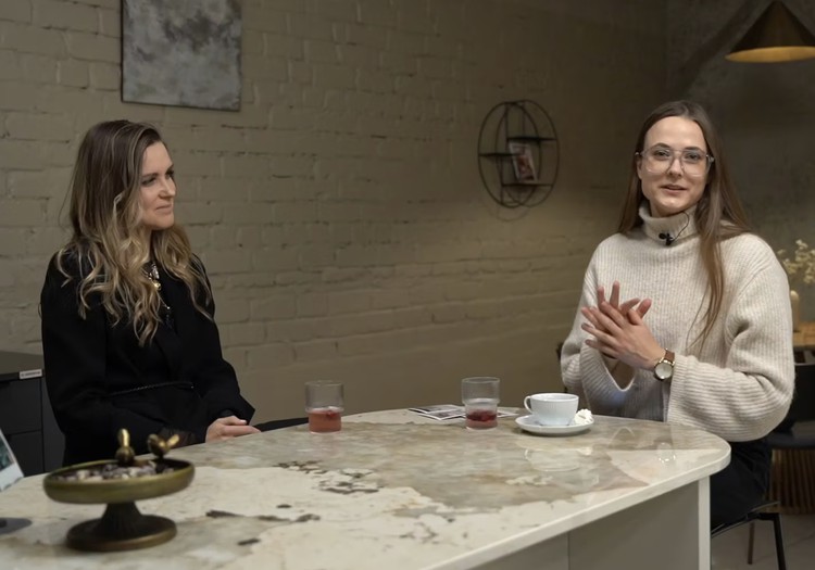 Kāda ir mūsdienu mamma? Trīs sievietes, trīs vecumi, trīs stāsti