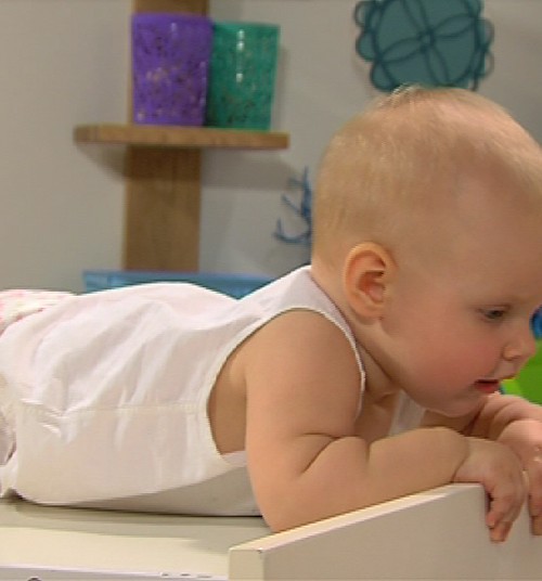 Huggies® Brīnumu istaba: kas notiek bērna attīstībā no 3 – 5 mēnešu vecumam