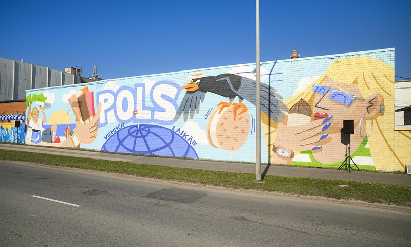 Atklāts iespaidīgs 134 metrus garš saldējuma “Pols” murālis - “Food Union” dāvājums Rīgai par godu zīmola 55 gadu jubilejai