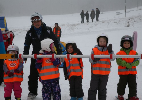FOTOREPORTĀŽA: kā mums gāja Reiņa trases slēpošanas skolā