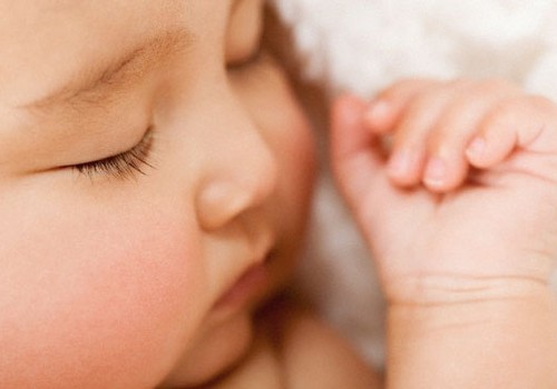 10 padomi veselīgam mazuļa miedziņam