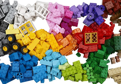 LEGO atklāj kampaņu Rebuild The World, aicinot bērnus pārbūvēt pasauli!