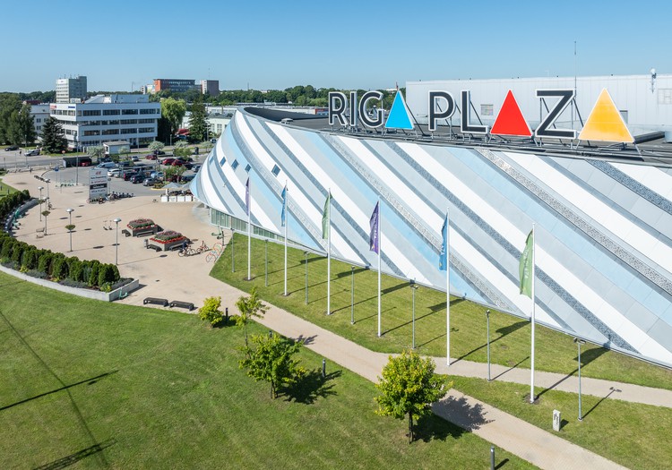 "Rīga Plaza" pilnveido autostāvvietas izmantošanas kārtību