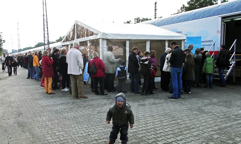 „Bambino!” Vai mēs protam priecāties par bērniem?