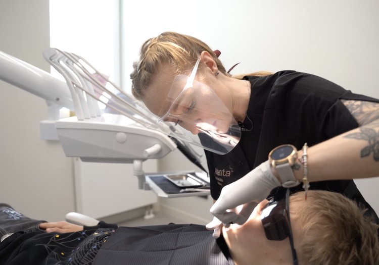 Breketes pusaudžiem - ceļš uz veselīgu smaidu