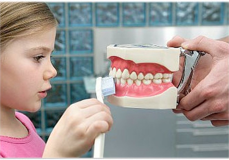 Kā izvēlēties zobu pastu  un zobu birsti?