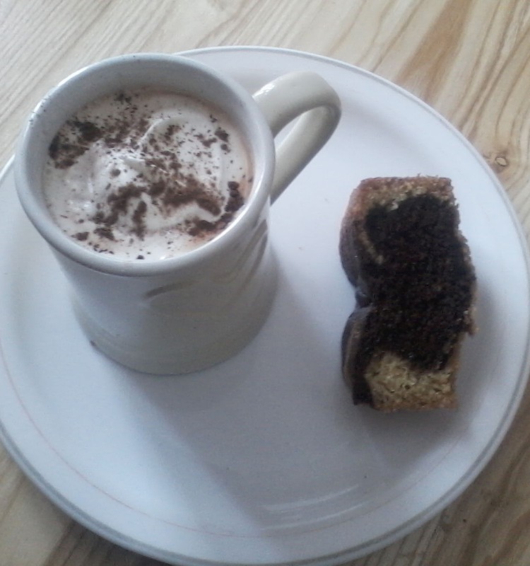Ideāli šim ziemas periodam- Marmora kūka ar kakao dzērienu.
