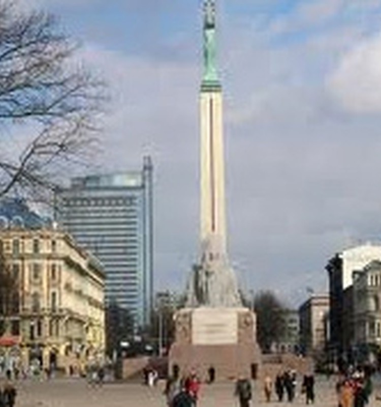 Labrīt Latvijas dibināšanas 92.gadadienā!