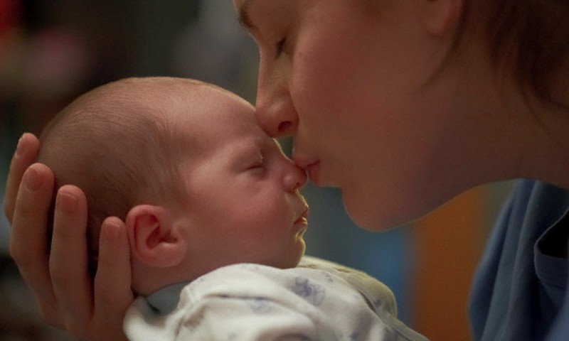 "Baby Box" atstāto mazuli jau šonedēļ varētu ievietot pirmsadopcijas aprūpē ģimenē