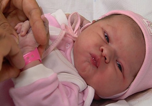 Jaundzimušā 12 nedēļas: dzemdības jeb kā pasaulē nāca Katrīna