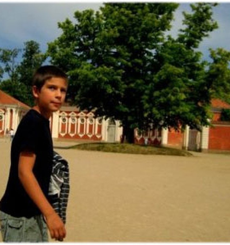 Pēc potes pret ērču encefalītu zēns nonāk komā; aicina ziedot viņa ārstēšanai