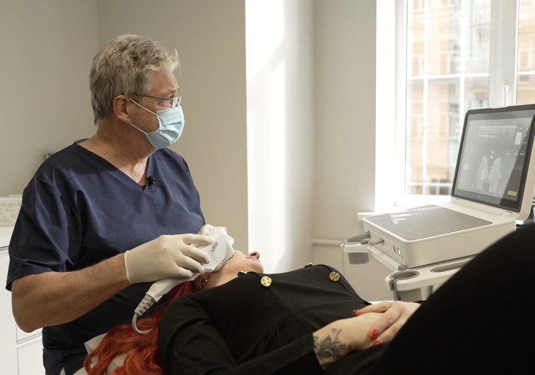 Māmiņas pieredze: Ultraskaņas terapija ādas skaistuma atjaunošanai