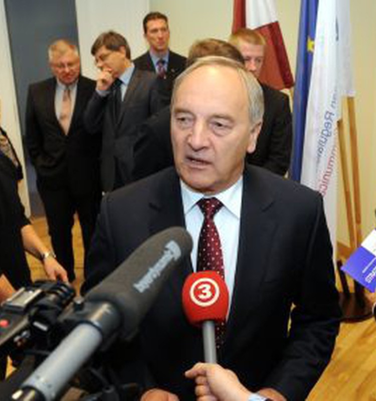 Bērziņš: Naudai un dzimstības rādītājiem nav saiknes