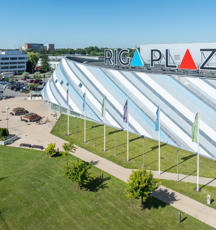 "Rīga Plaza" pilnveido autostāvvietas izmantošanas kārtību