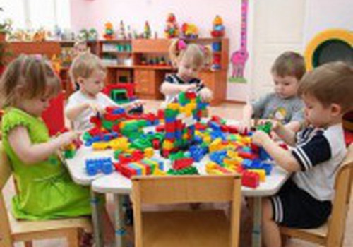 No šodienas Rīgas pašvaldības bērnudārzos mazuļus varēs reģistrēt tikai elektroniski