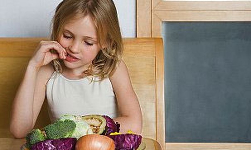 Ieteikumi, kā palīdzēt bērnam sadraudzēties ar augļiem un dārzeņiem