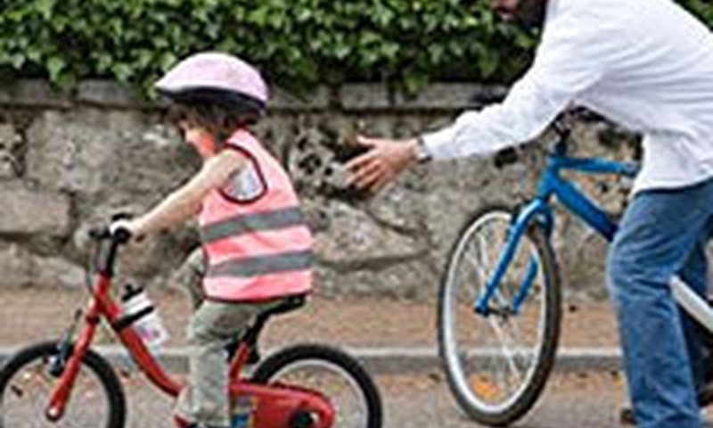 Braukšana ar velosipēdu. Ko tas dod bērna attīstībai?