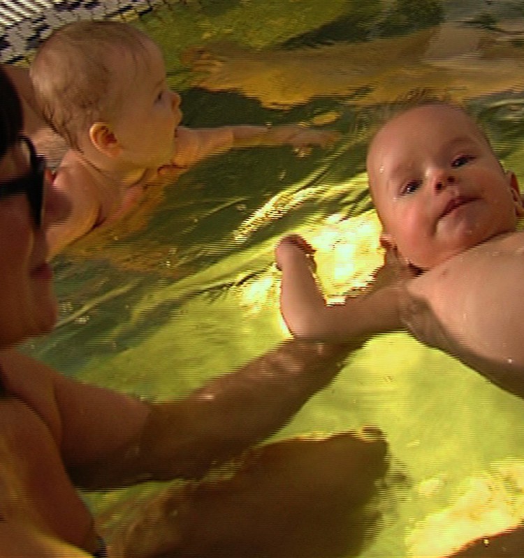 VIDEO: dodamies uz bēbīšu SPA!