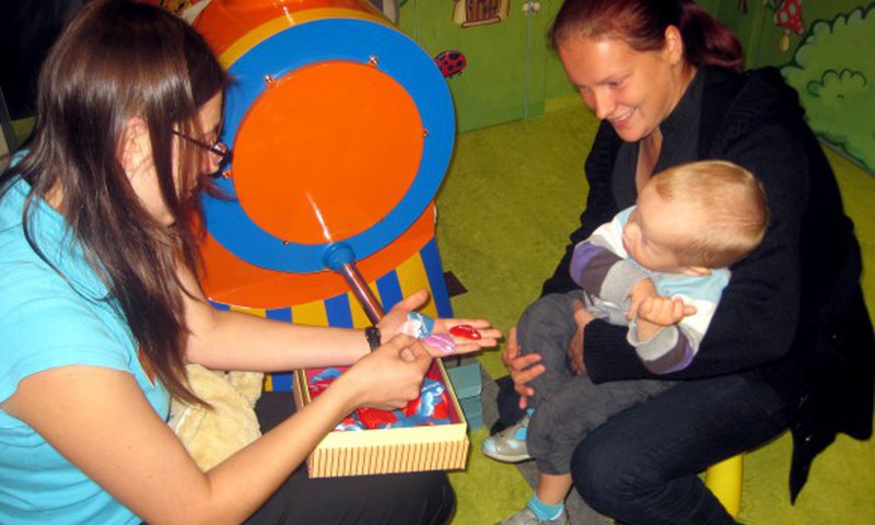 Huggies® Little Walkers® loterijas pirmais uzvarētājs izvēlējies sev rotaļlietu no Teddy Mountain!