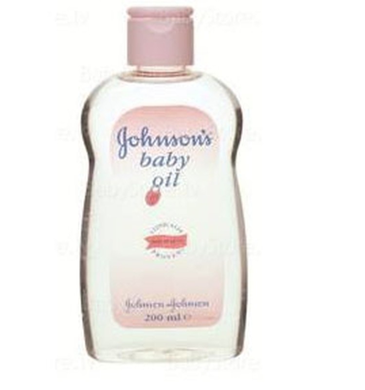 Johnson's Baby eļļiņu ādas kopšanai iegūst..