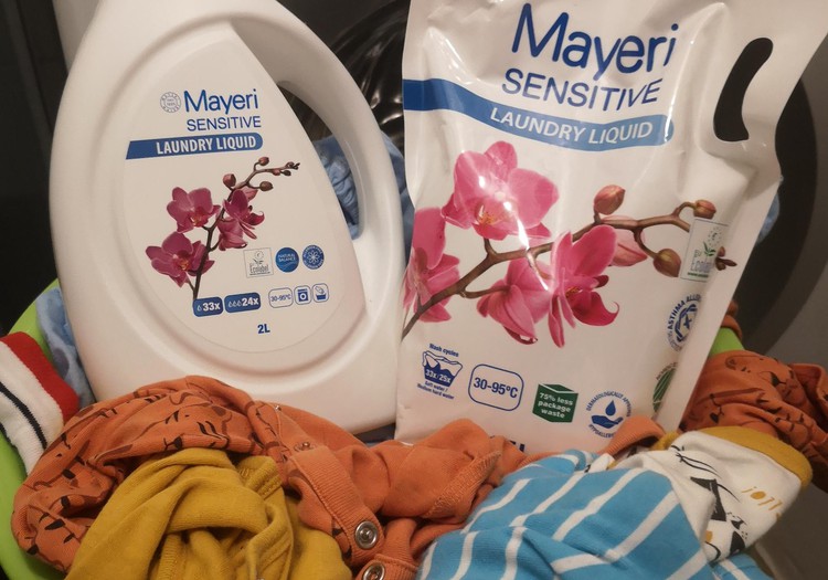 Testējam Mayeri Sensitive šķidro veļas mazgāšanas līdzekli