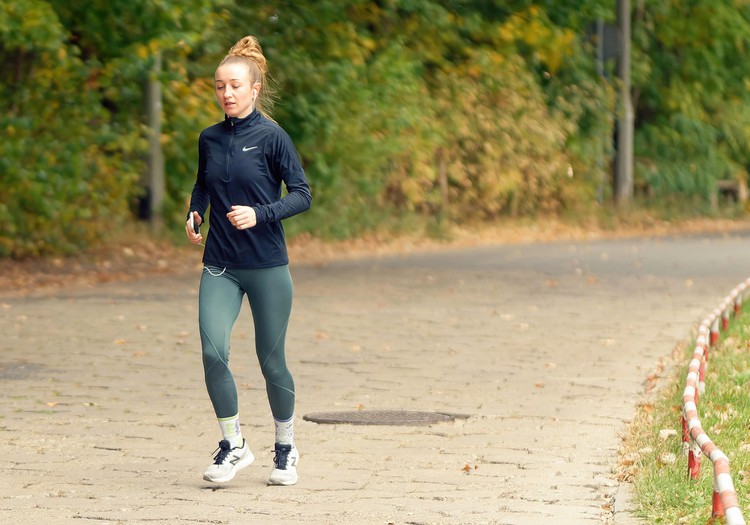 Kusties arī gaidot: kā mammai lietderīgi izmantot laiku bērna treniņa vai pulciņa laikā