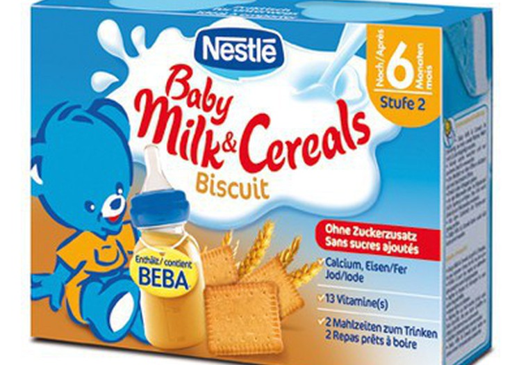 Nestle dzeramās piena biezputras testēs..