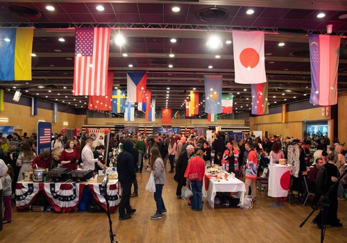 Šo svētdien – jau 27. Rīgas Starptautiskā sieviešu kluba rīkotais Ziemassvētku labdarības tirdziņš