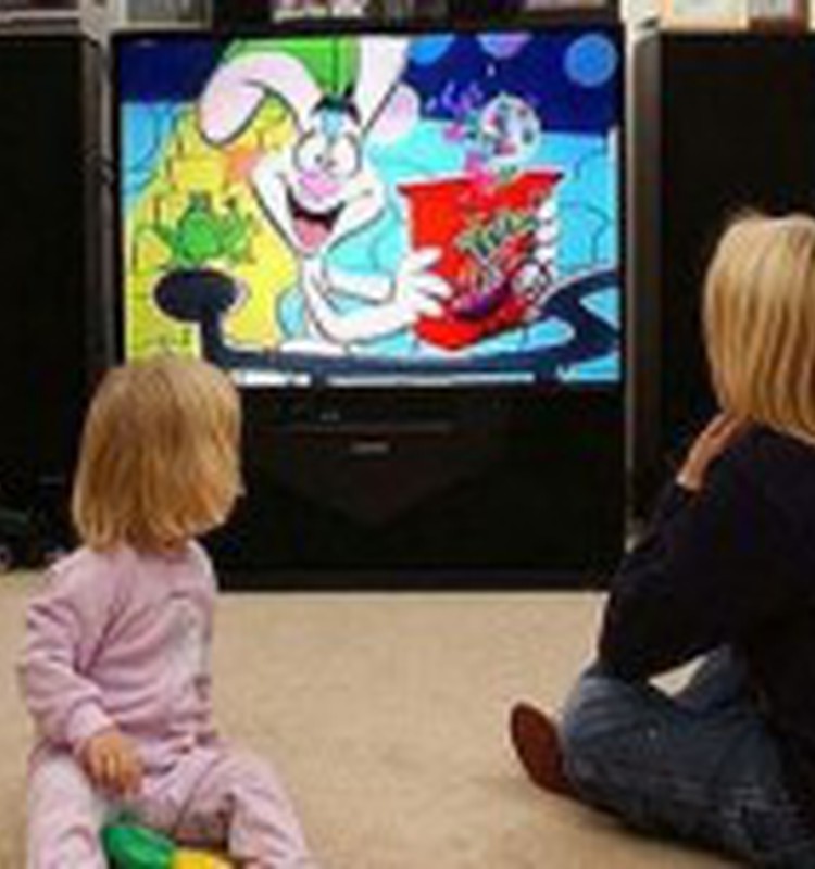 Atļaut vai neatļaut bērnam skatīties TV?