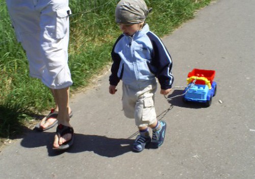 Šajās brīvdienās Adrians nogaršoja cukurvati!