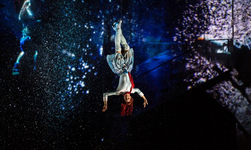 Pasaule sajūsmā par izrādi CRYSTAL, kas janvārī būs skatāma arī Rīgā